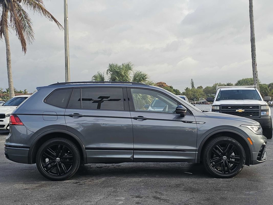 Used 2022 Volkswagen Tiguan SE R-Line image 21
