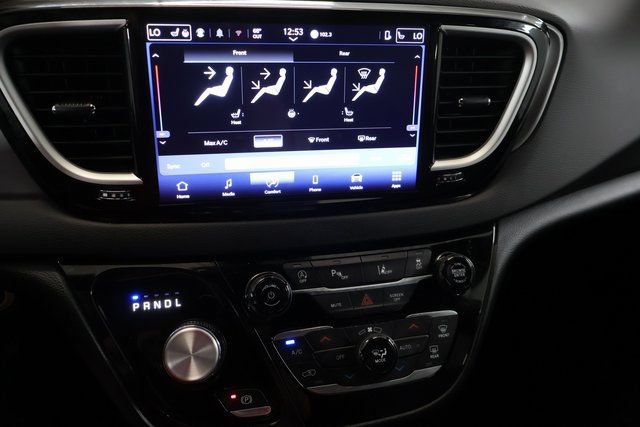Used 2025 Chrysler Pacifica Select FWD image 18