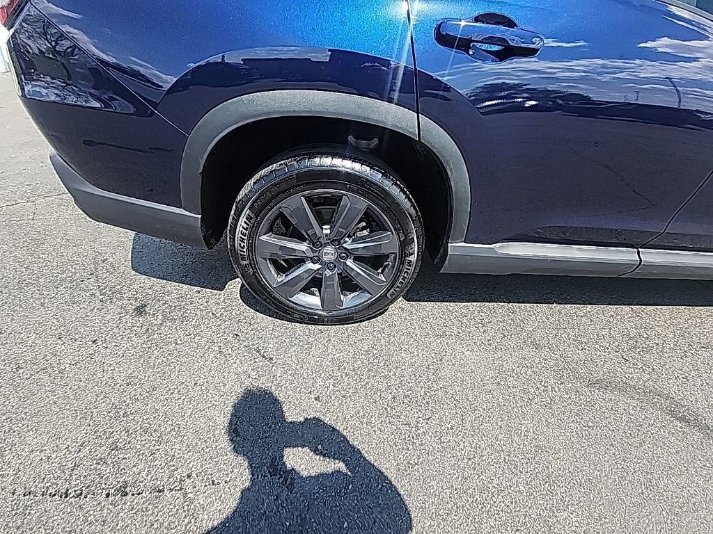 Certified 2025 Honda Pilot Sport image 11