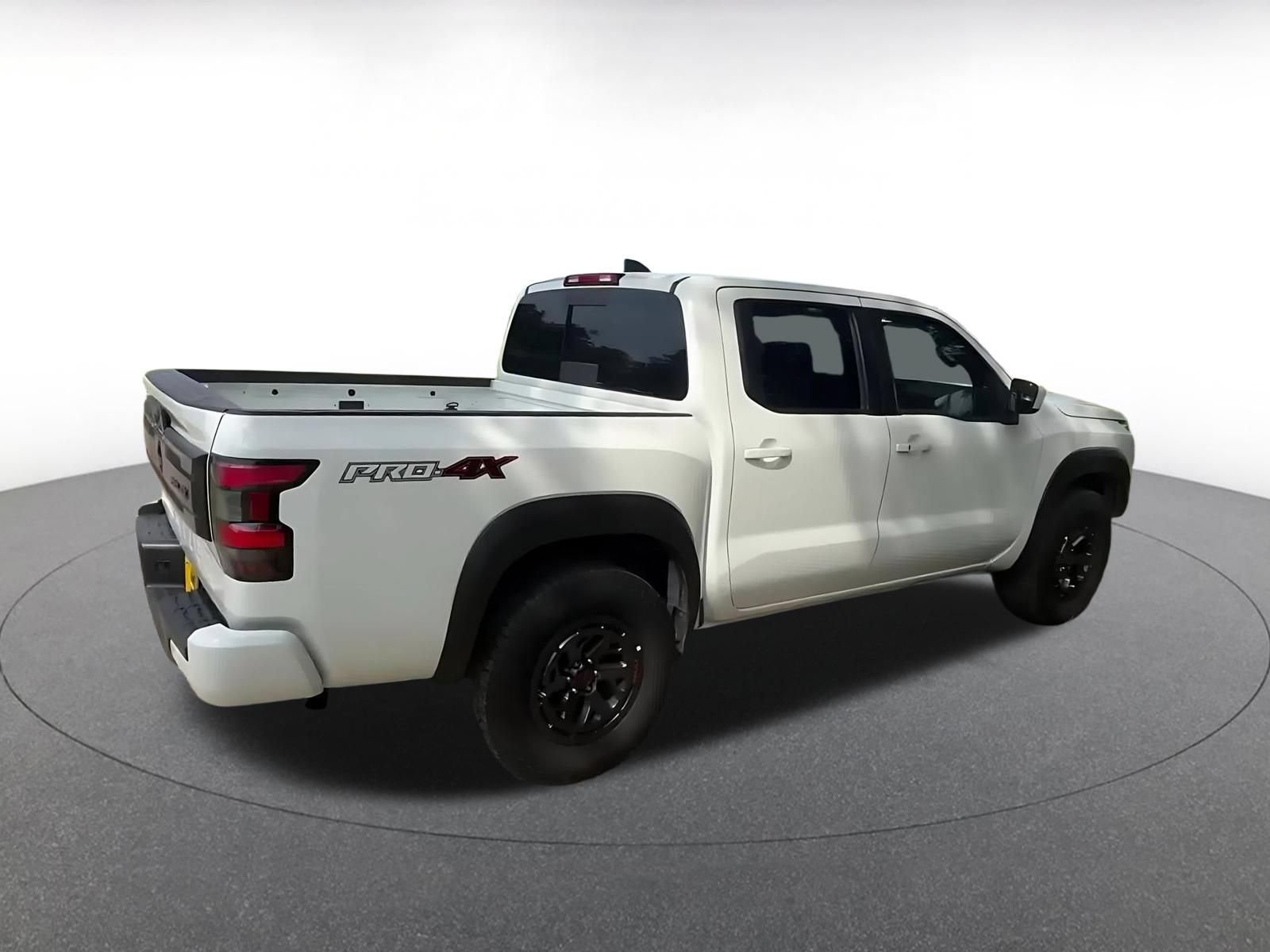 Used 2026 Nissan Frontier PRO-4X AWD/4WD image 11