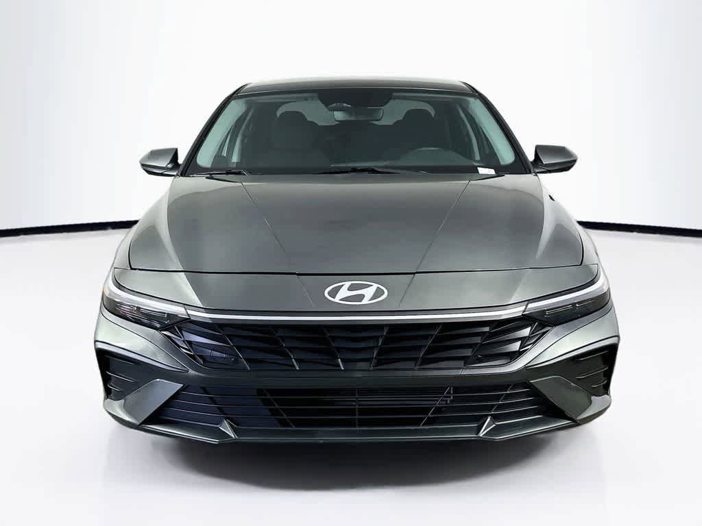 Used 2024 Hyundai Elantra SEL FWD image 6