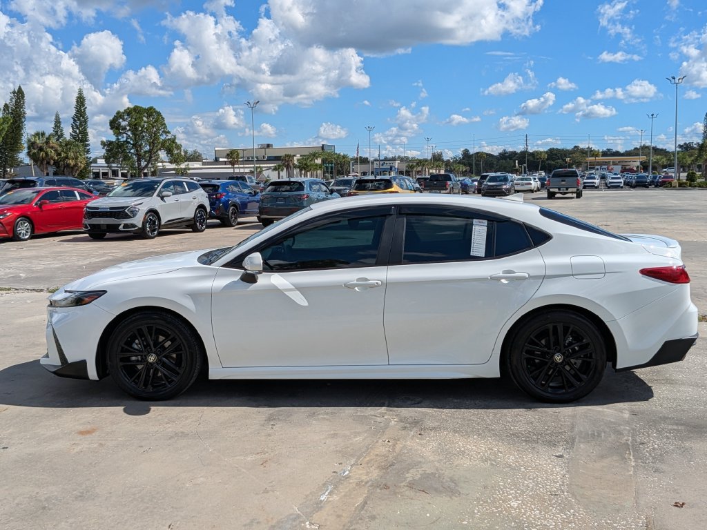 Used 2026 Toyota Camry SE FWD image 5