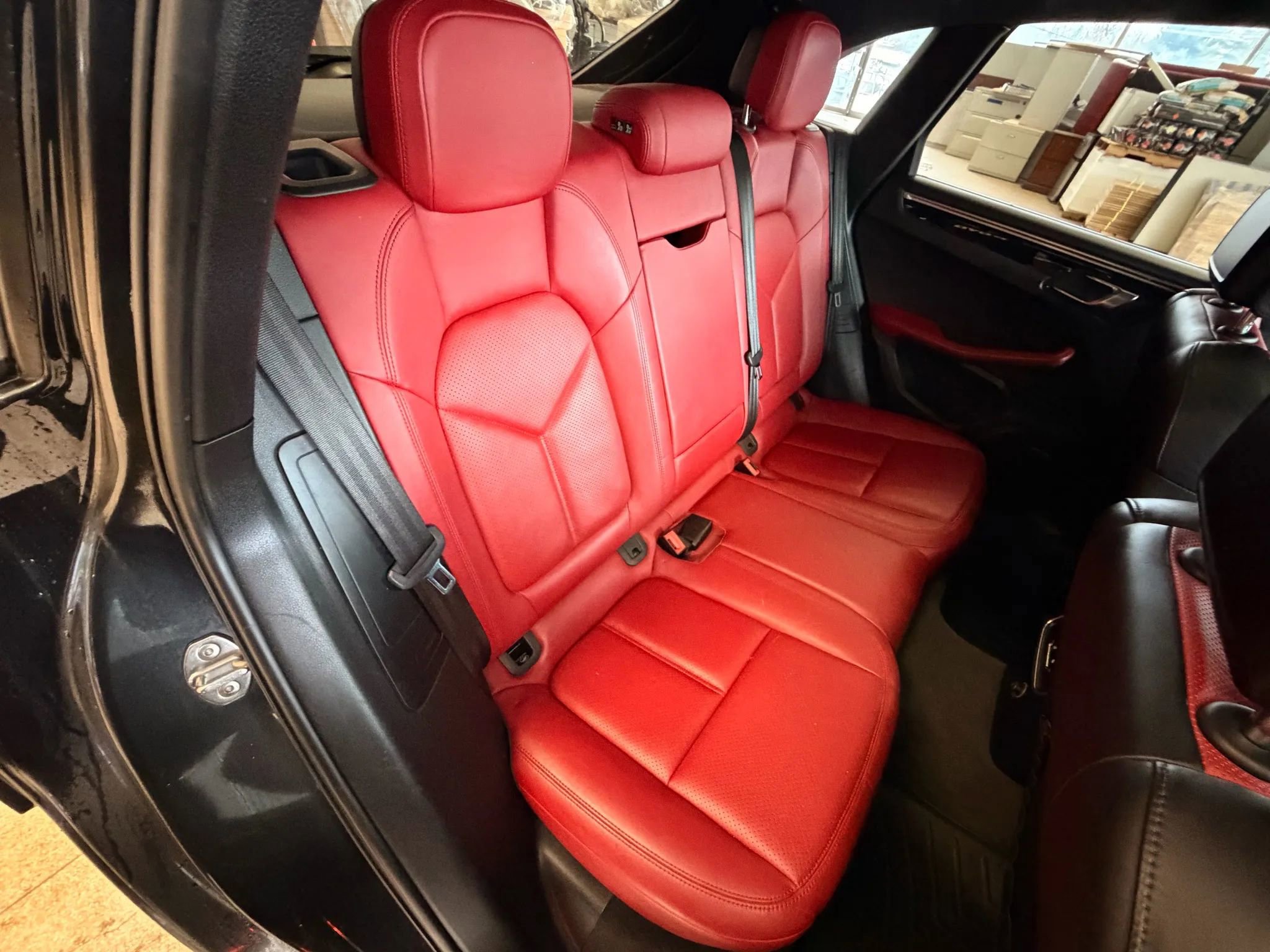 Used 2017 Porsche Macan S image 22