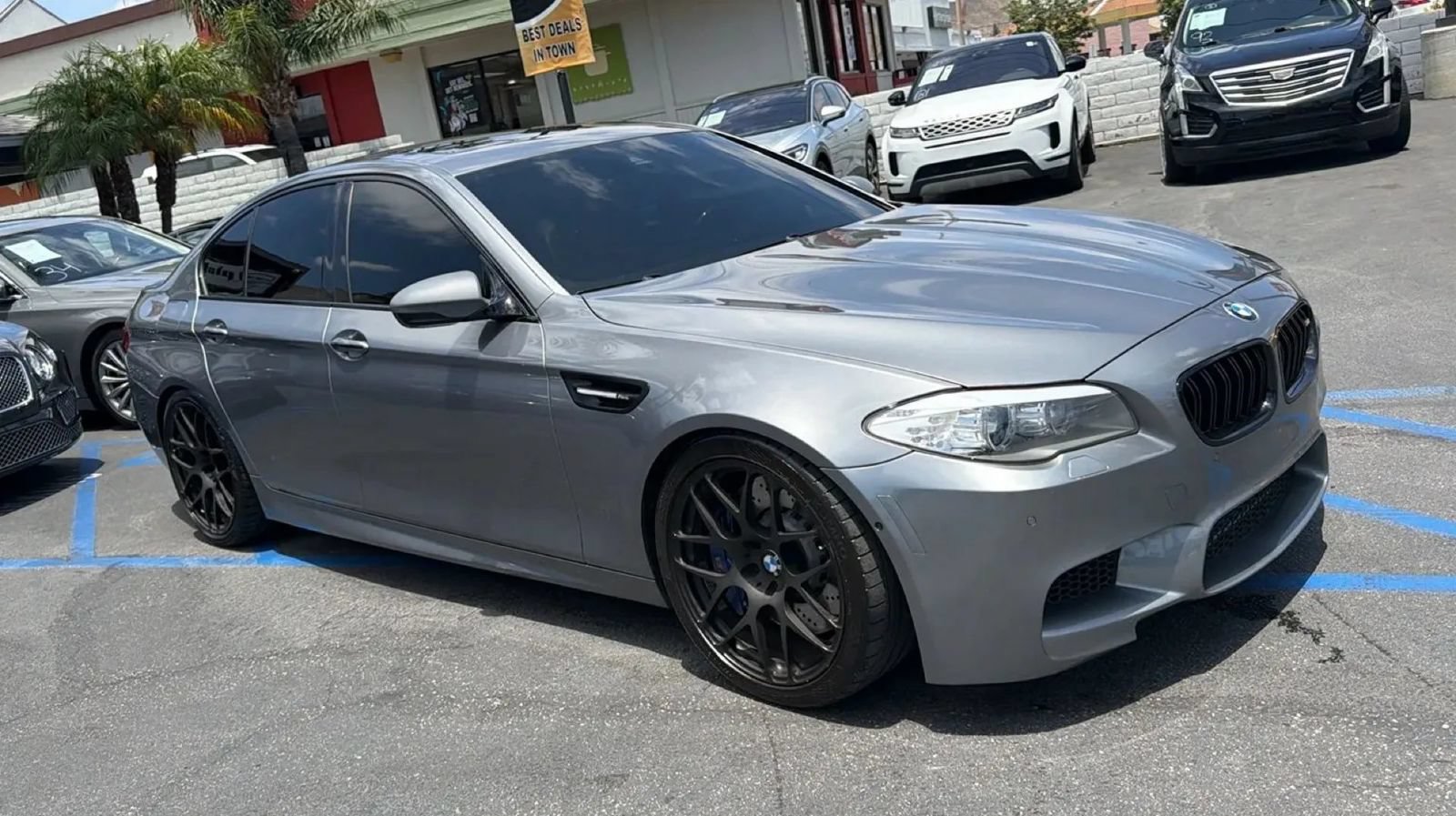 Used 2013 BMW M5 RWD image 1
