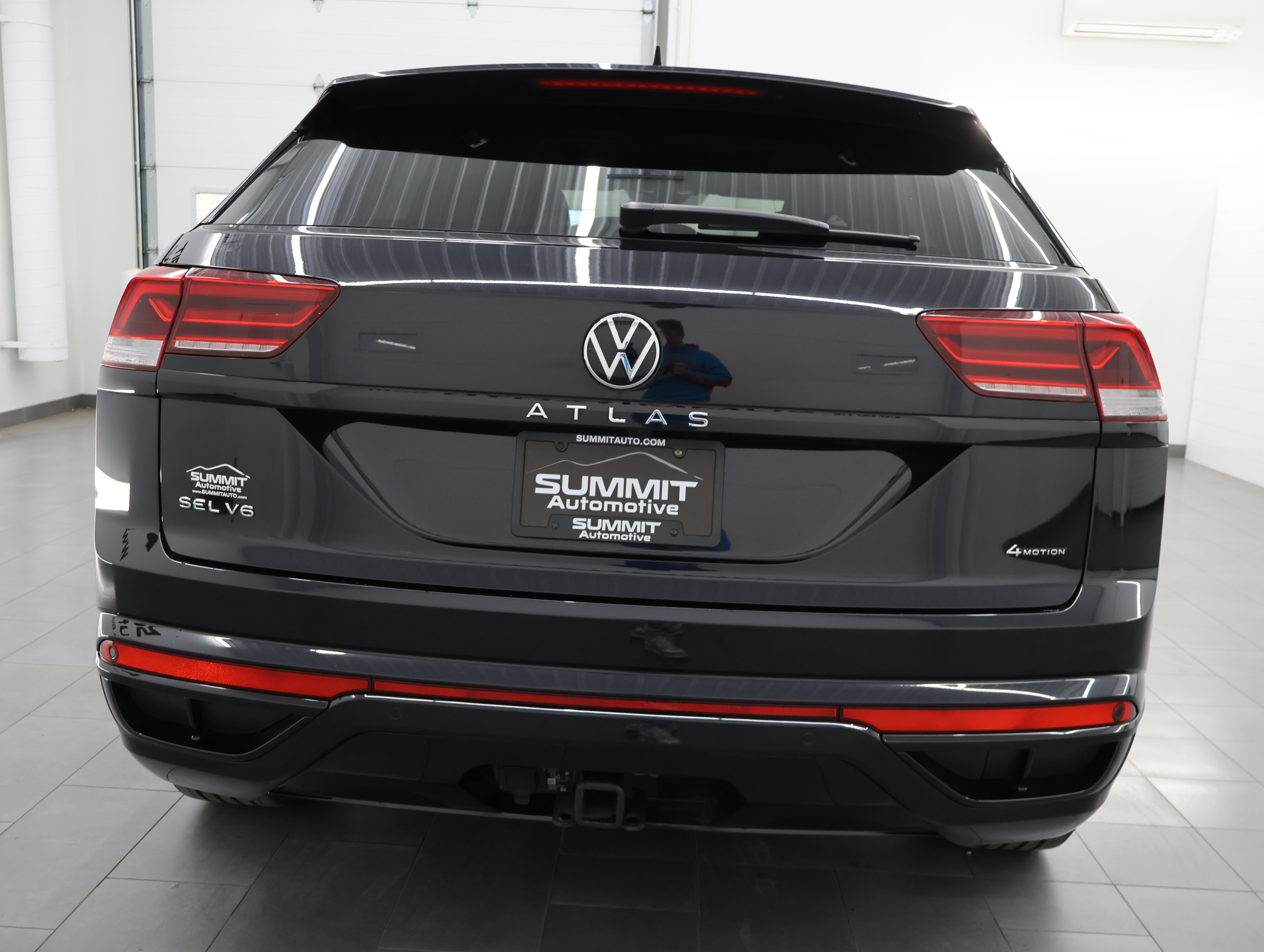 Used 2023 Volkswagen Atlas Cross Sport SEL R-Line AWD/4WD image 27