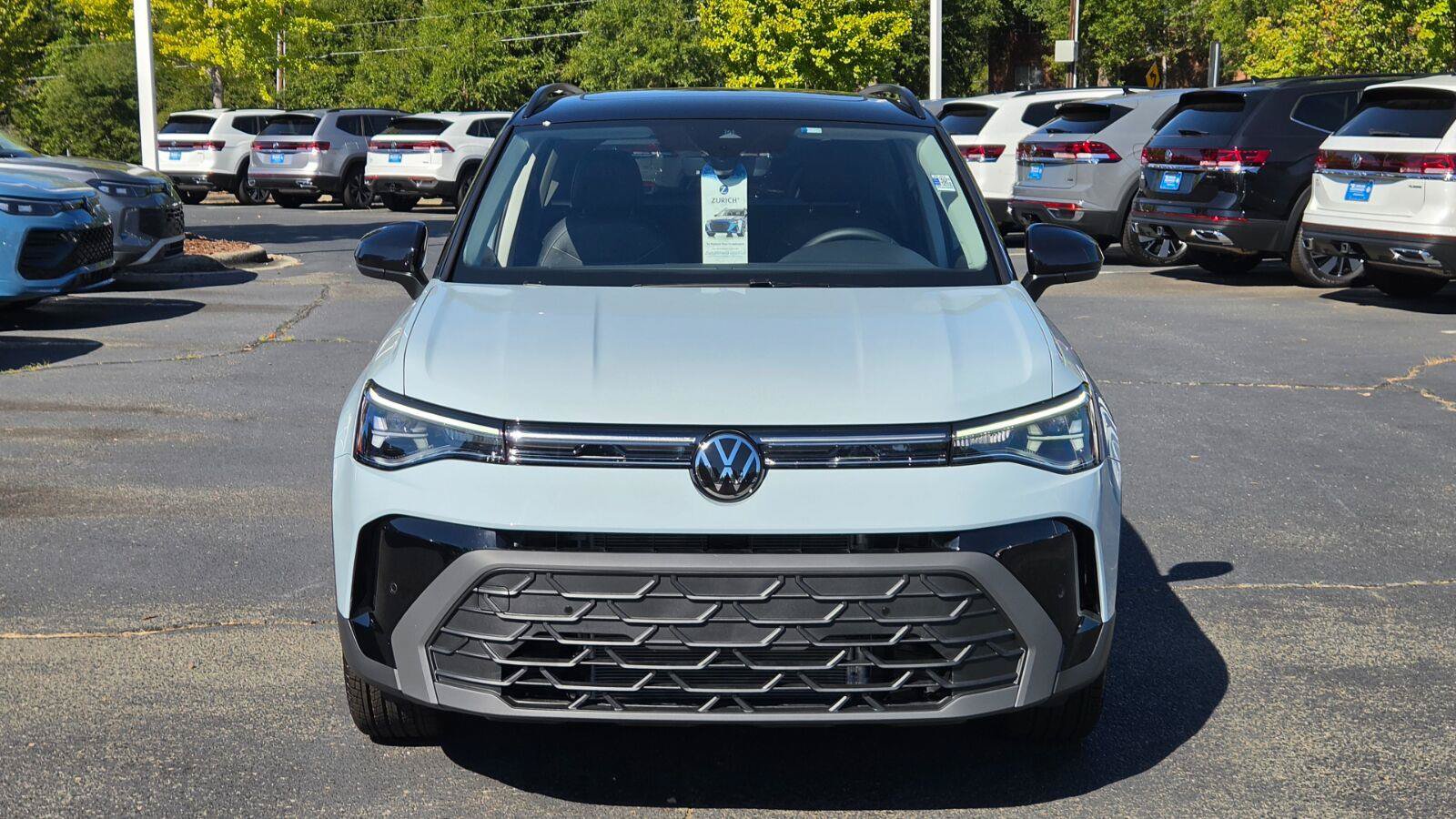 New 2027 Volkswagen Taos SE FWD image 8