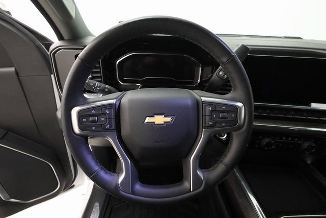 Used 2025 Chevrolet Silverado 2500 LTZ w/ LTZ Premium Package image 12