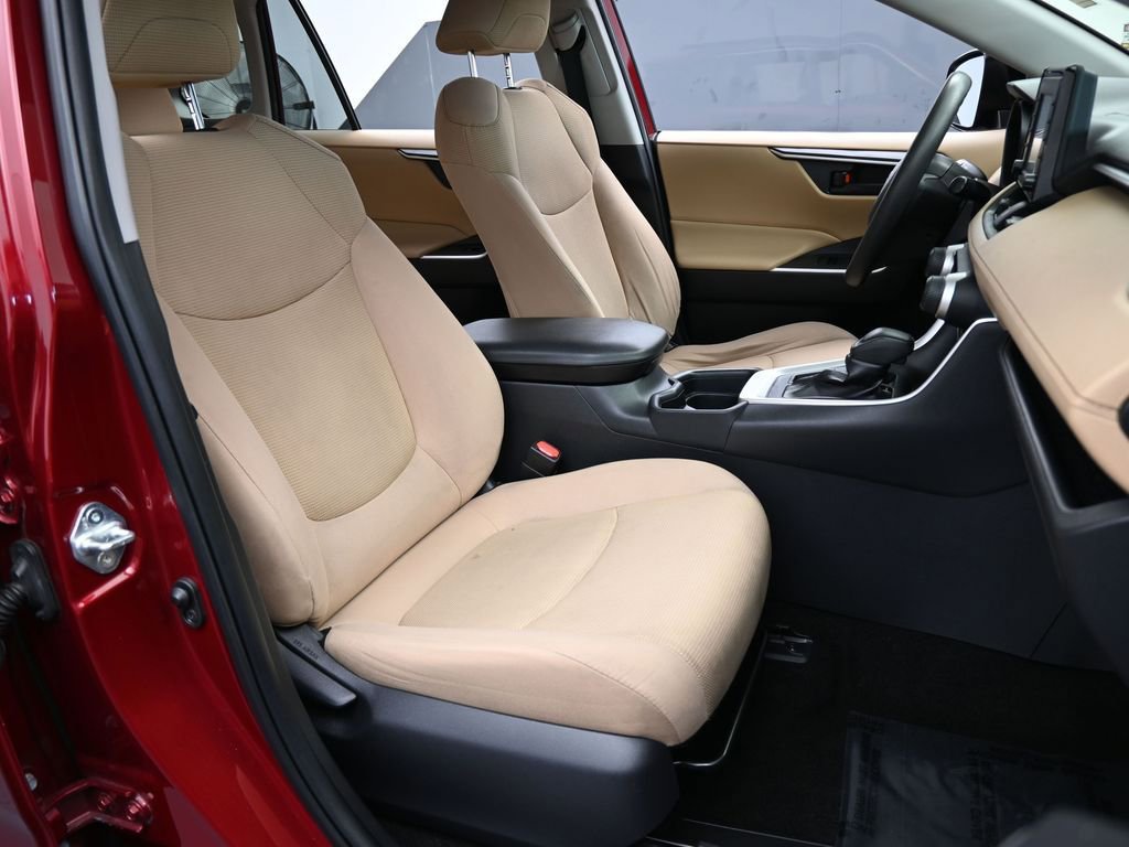 Used 2019 Toyota RAV4 LE image 43