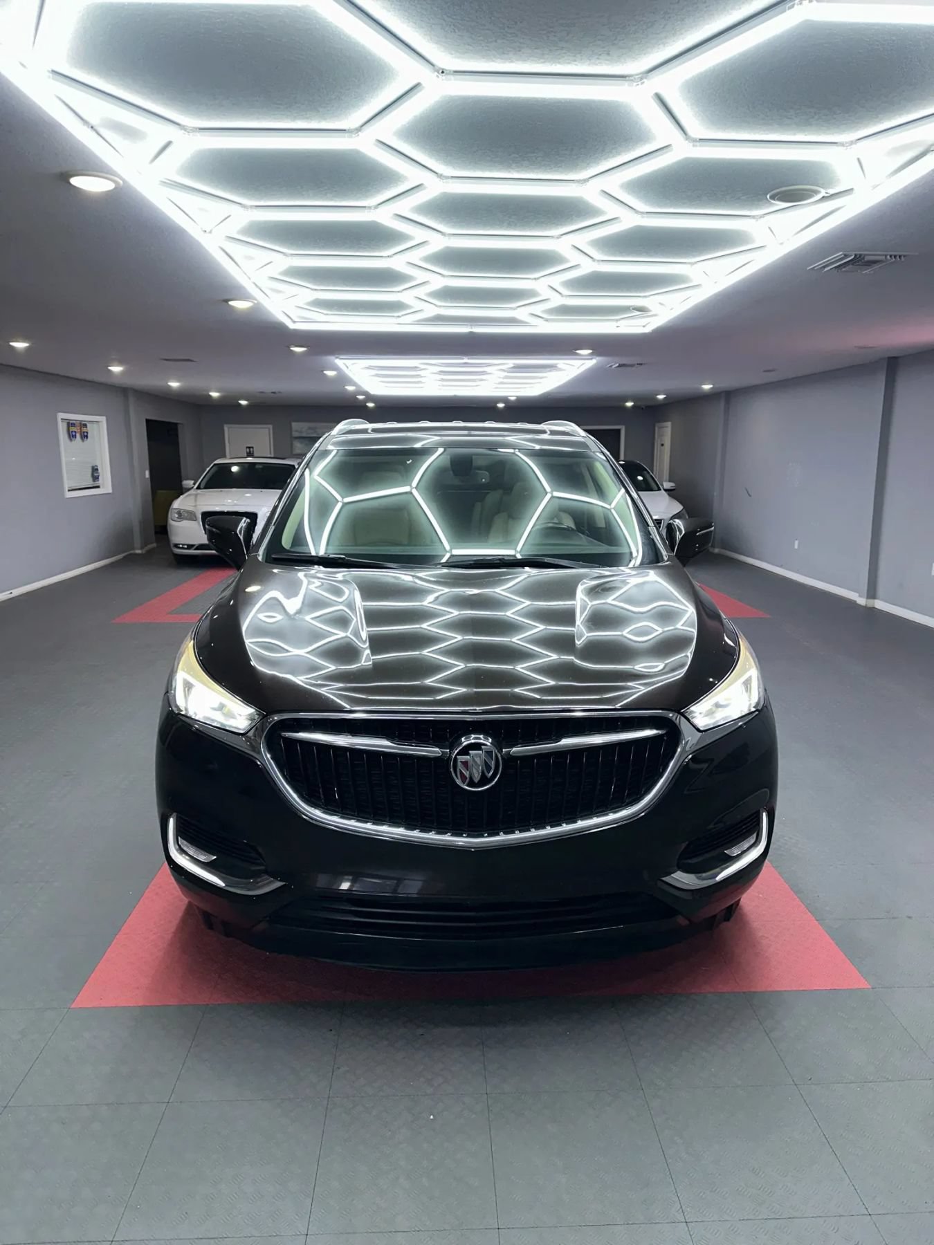 Used 2018 Buick Enclave Essence FWD image 8