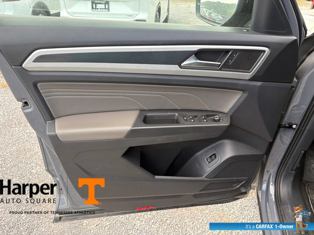 Used 2023 Volkswagen Atlas Cross Sport SEL R-Line AWD/4WD image 20