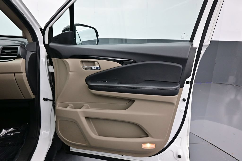 Used 2021 Honda Pilot Touring image 36