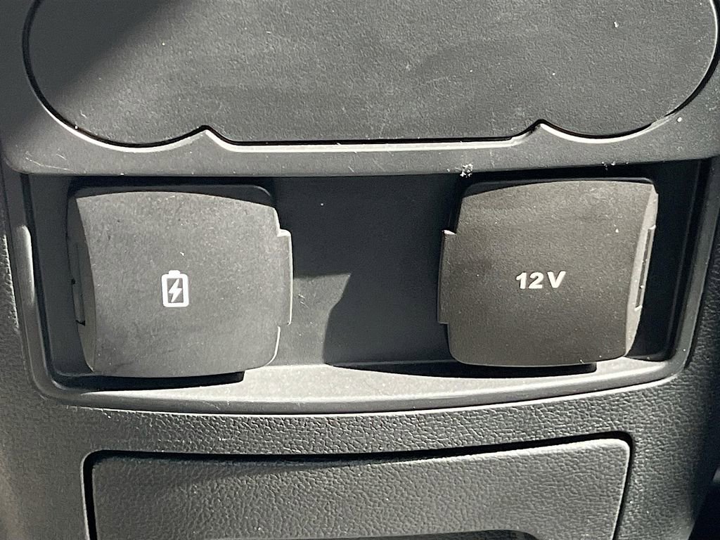 Used 2022 Ford Explorer XLT w/ Equipment Group 202A image 27