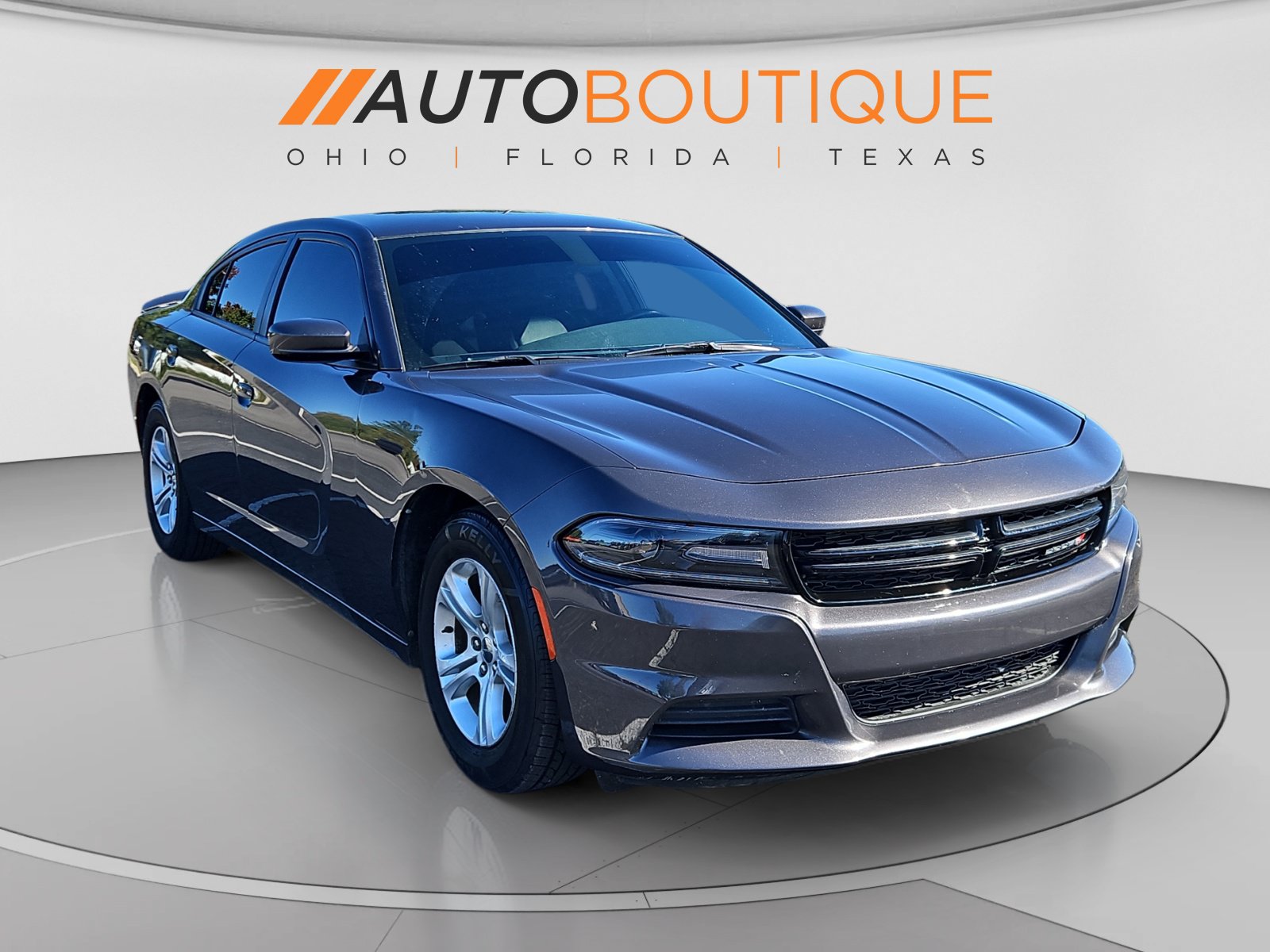 Used 2020 Dodge Charger SXT RWD image 7