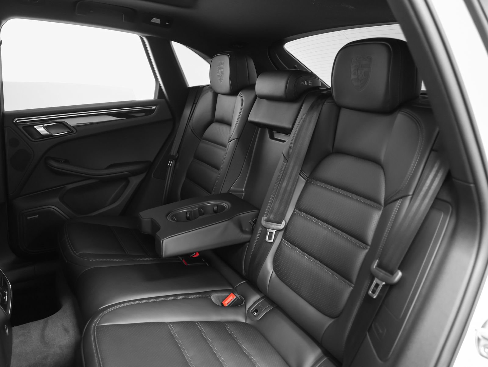 New 2026 Porsche Macan AWD/4WD image 38