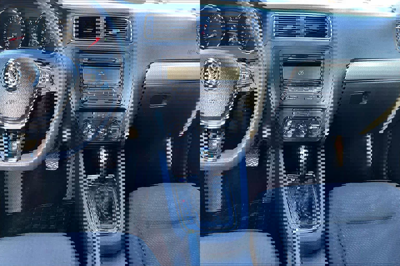 Used 2015 Volkswagen Jetta SE image 4