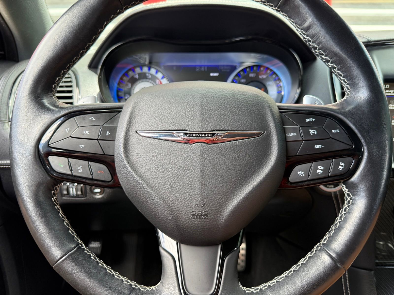 Used 2023 Chrysler 300 C image 23