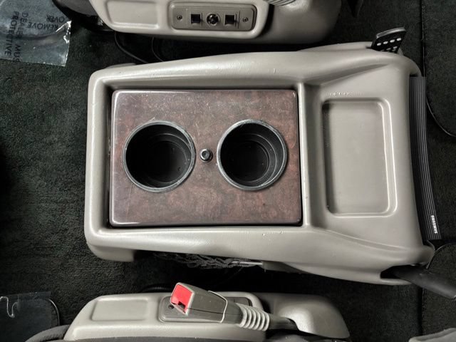 Used 2019 Chevrolet Express 2500 RWD image 36