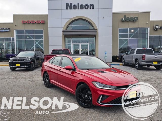 Used 2025 Volkswagen Jetta SE w/ Sunroof Package