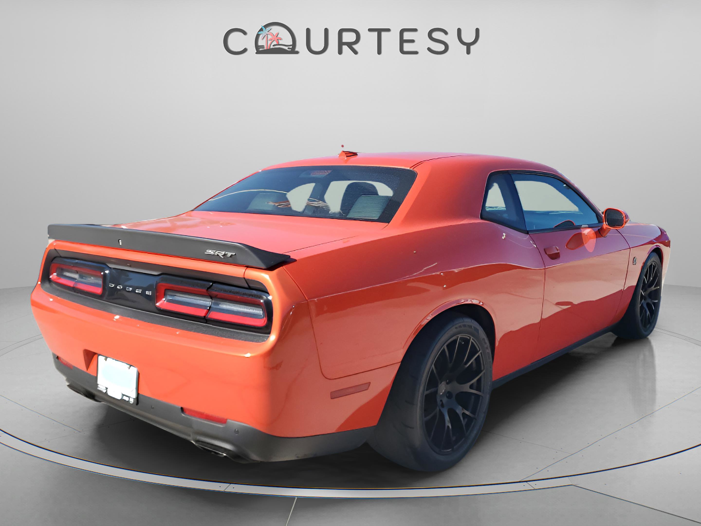 Used 2016 Dodge Challenger SRT Hellcat RWD image 4
