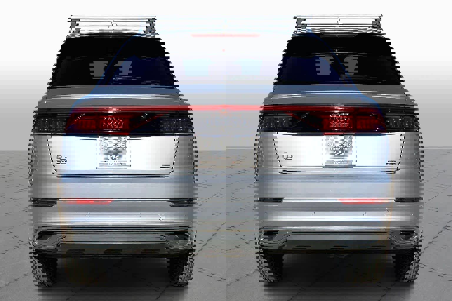 Used 2022 Audi Q8 Premium image 4