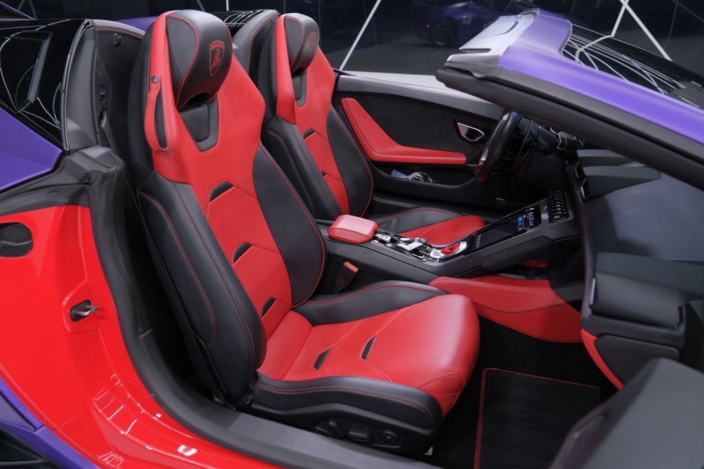 Used 2021 Lamborghini Huracan EVO RWD image 18