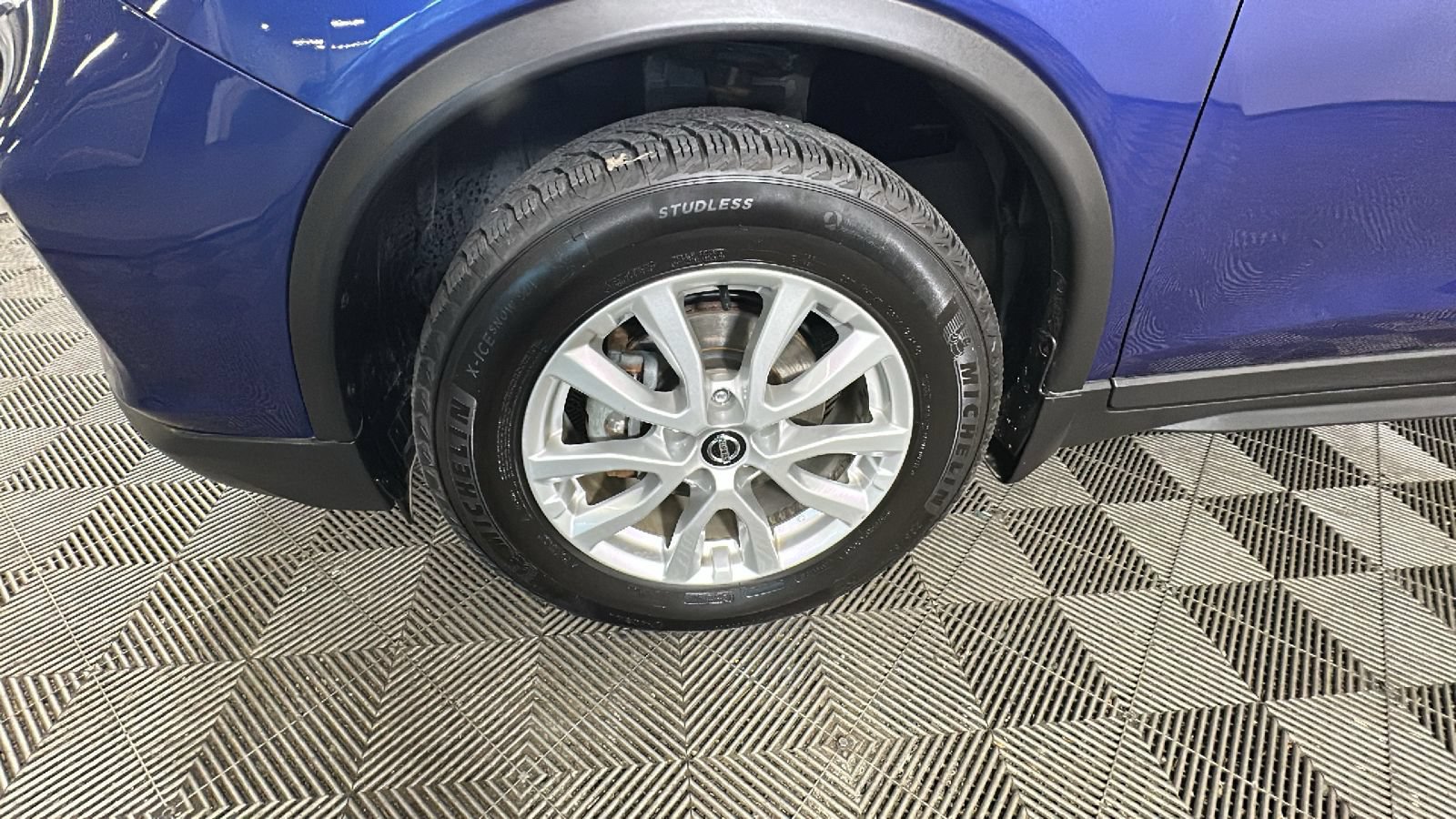 Used 2020 Nissan Rogue S AWD/4WD image 9
