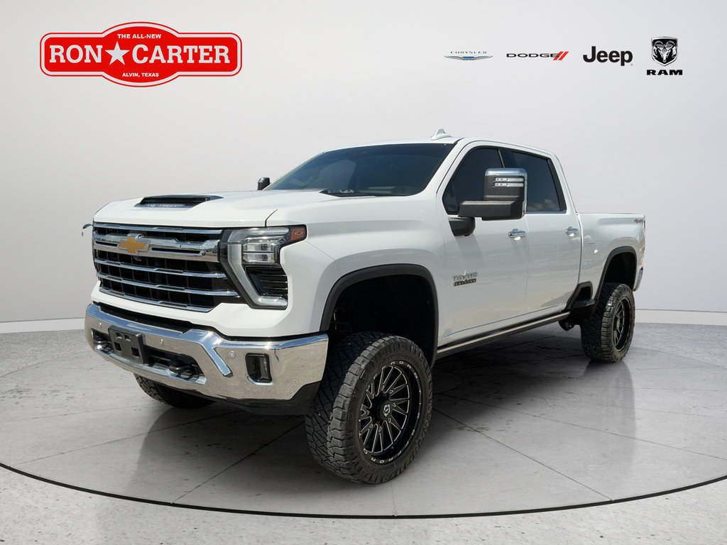 Used 2024 Chevrolet Silverado 3500 LTZ w/ LTZ Premium Texas Edition AWD/4WD image 3