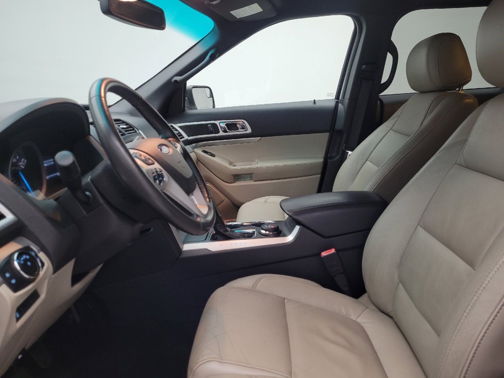 Used 2015 Ford Explorer XLT w/ Equipment Group 202A image 17
