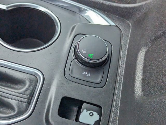 Used 2019 Chevrolet Traverse LT image 25