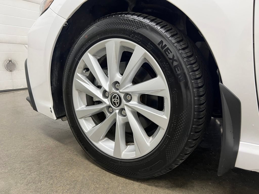 Used 2024 Toyota Camry SE FWD image 11