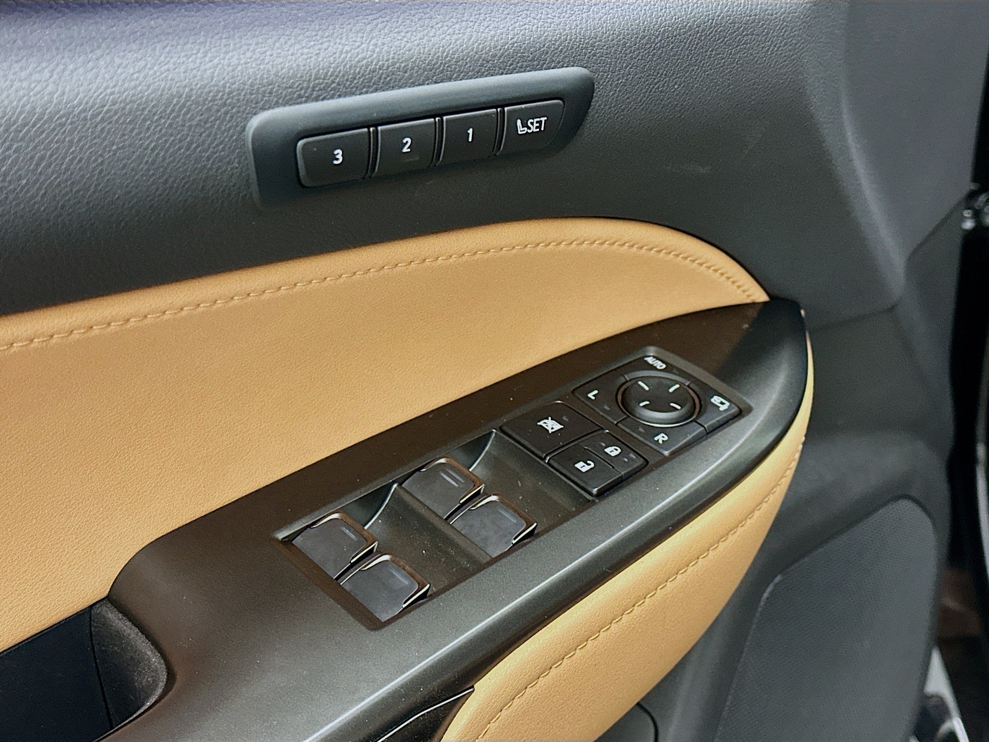 Used 2025 Lexus NX 350 AWD w/ Accessory Package (2T) image 15