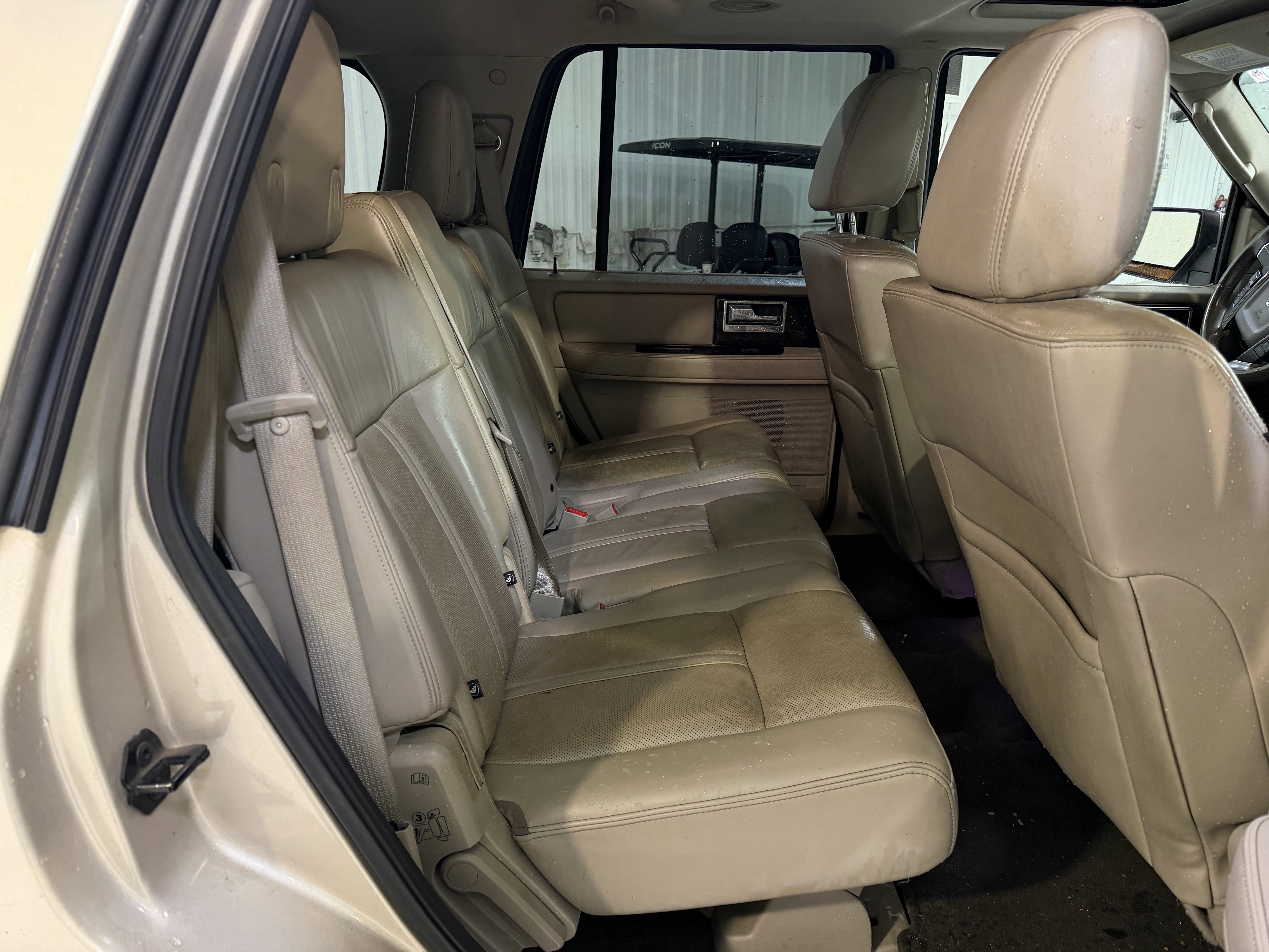 Used 2017 Lincoln Navigator Select RWD image 12