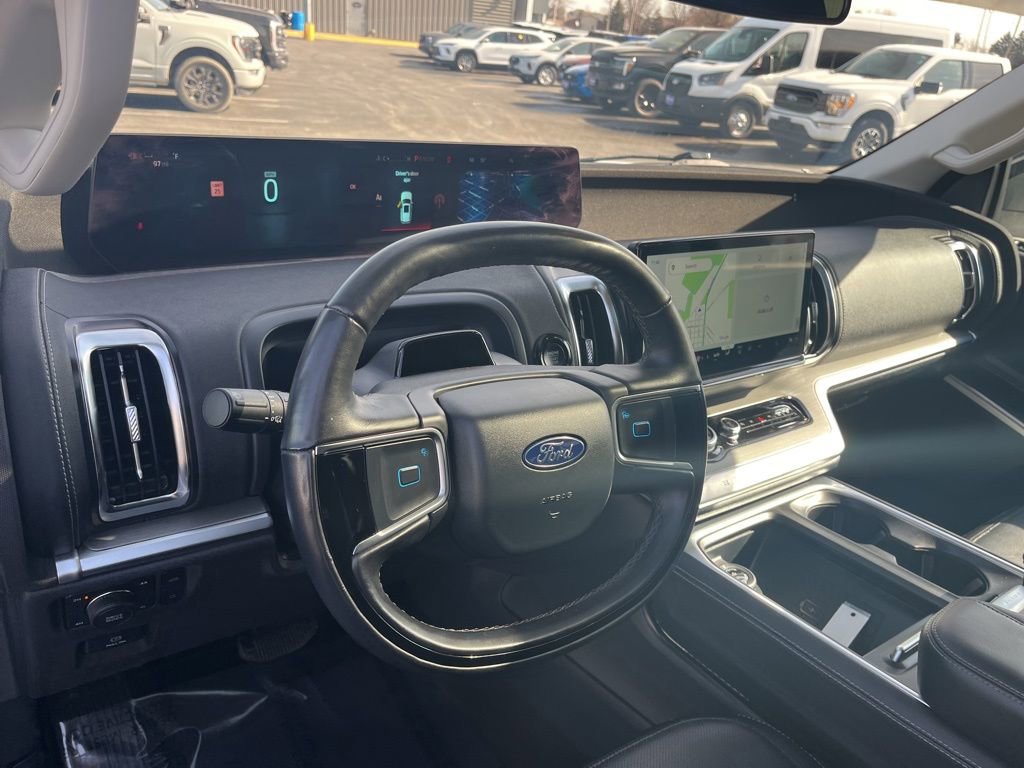 Used 2025 Ford Expedition Max Platinum image 10