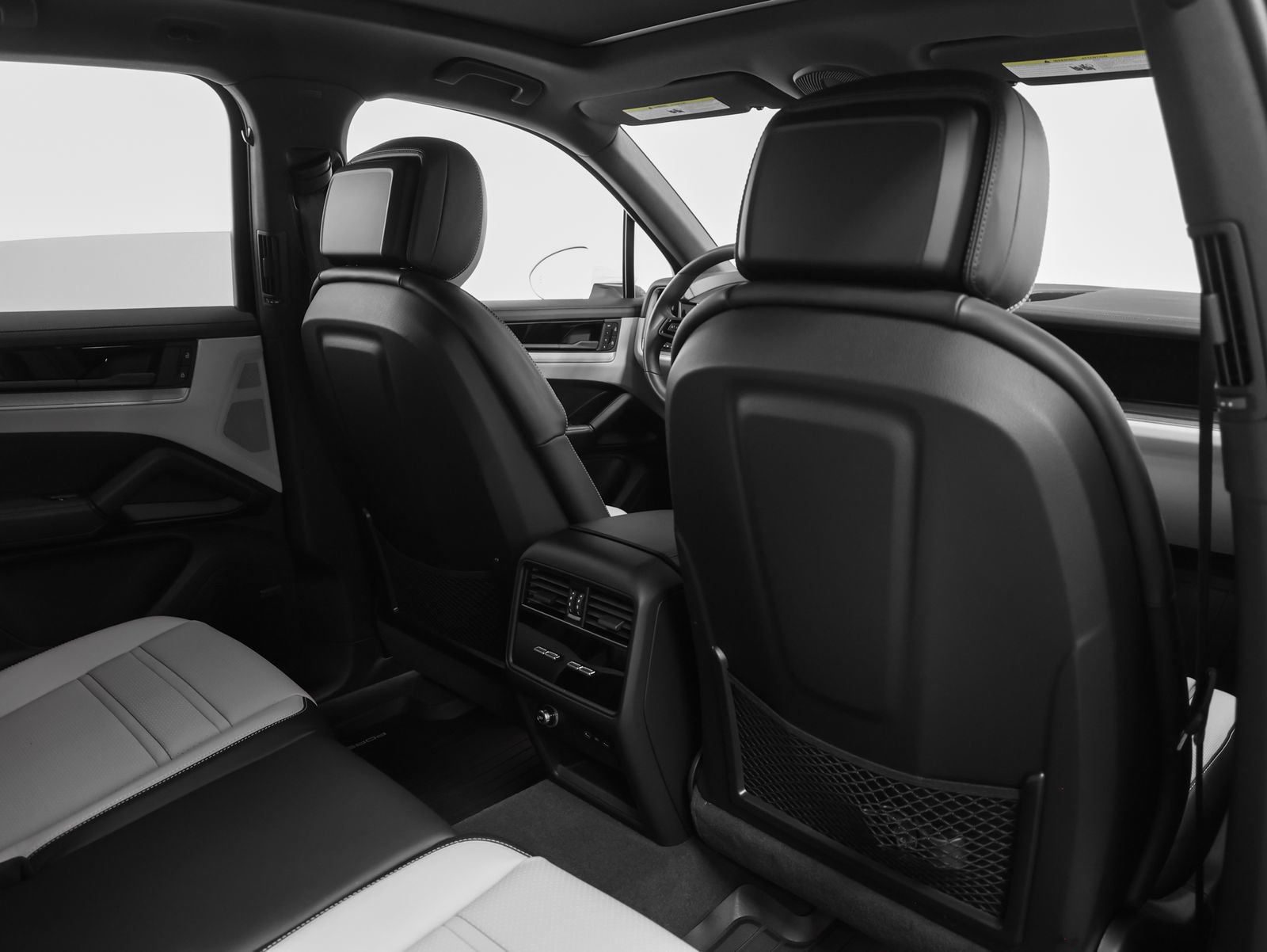 Certified 2026 Porsche Cayenne AWD/4WD image 23