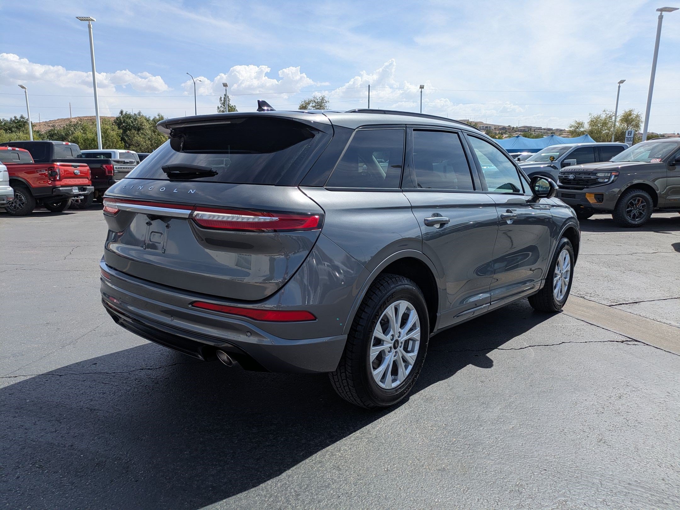 Used 2023 Lincoln Corsair Reserve w/ Equipment Group 201A AWD/4WD image 3