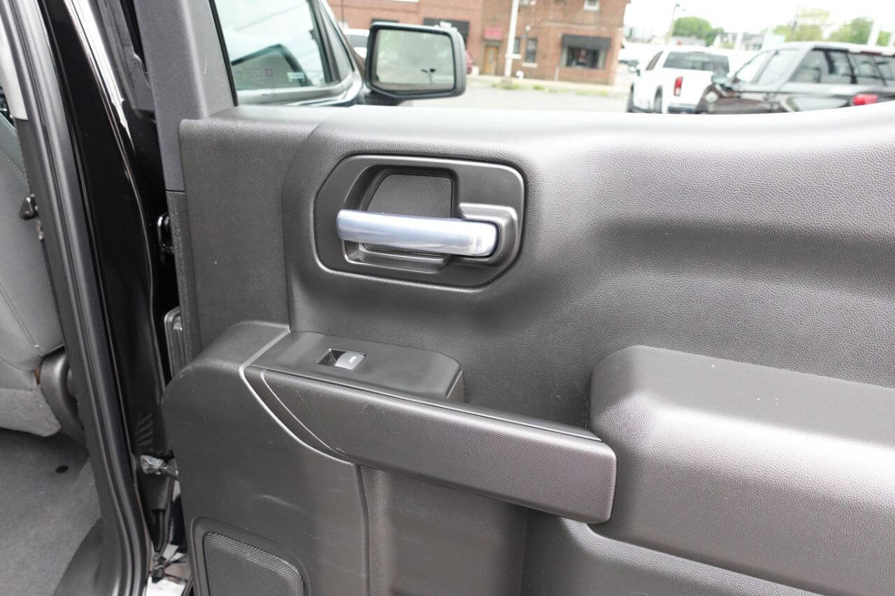 Used 2021 Chevrolet Silverado 1500 Custom w/ Safety Confidence Package AWD/4WD image 27