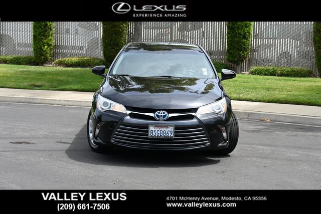 Used 2016 Toyota Camry LE FWD image 2