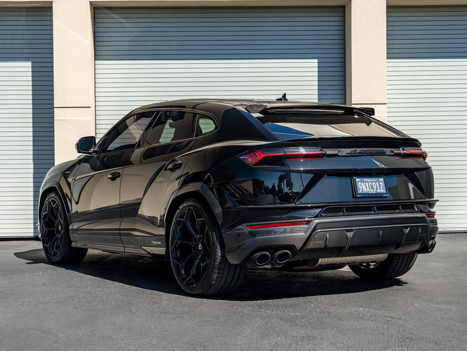 Used 2024 Lamborghini Urus Performante AWD/4WD image 9