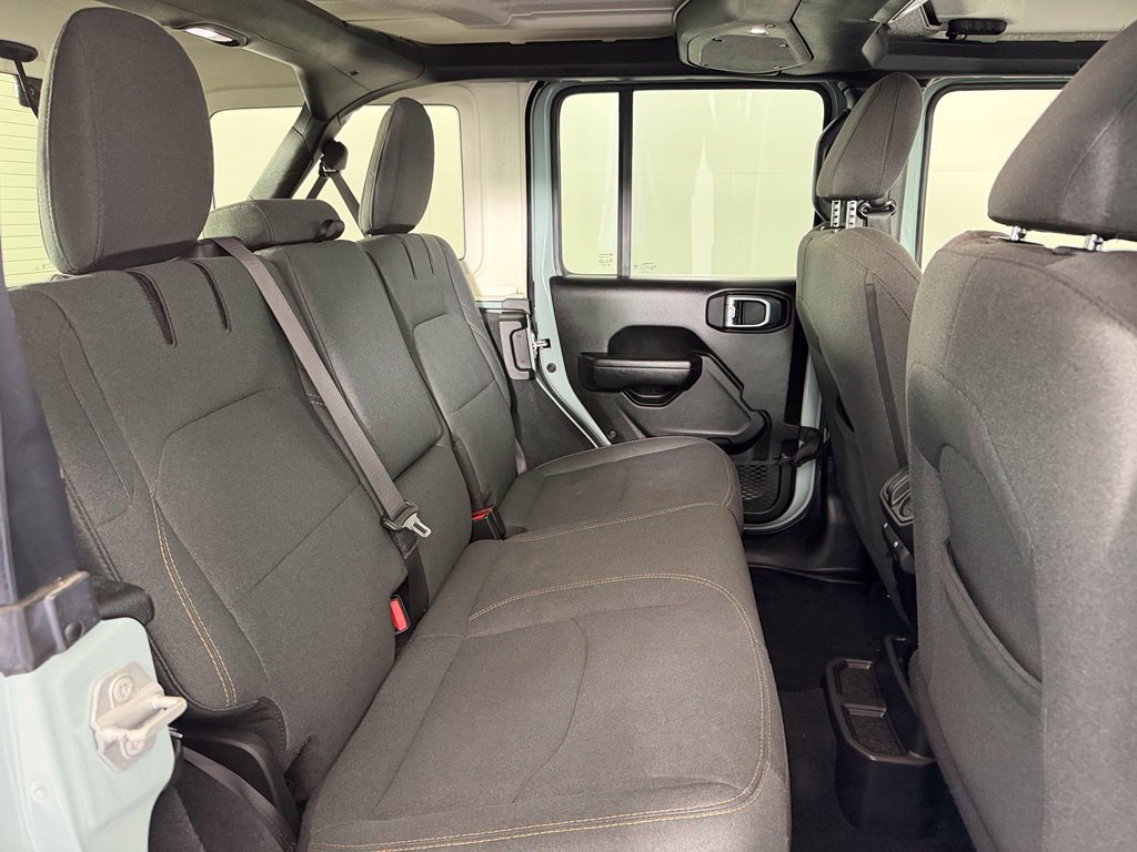 Used 2024 Jeep Wrangler Unlimited AWD/4WD image 18
