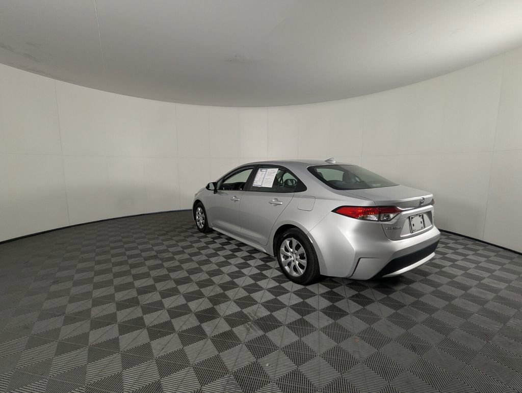 Used 2020 Toyota Corolla LE image 7
