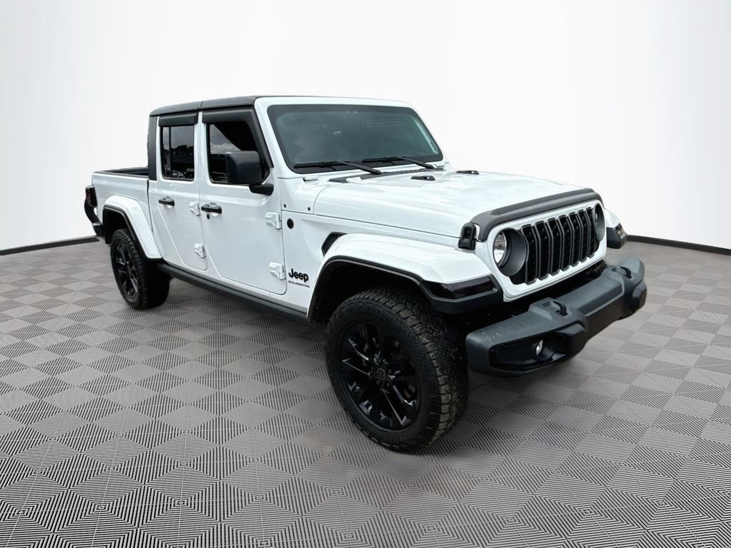 Used 2025 Jeep Gladiator Overland AWD/4WD image 4