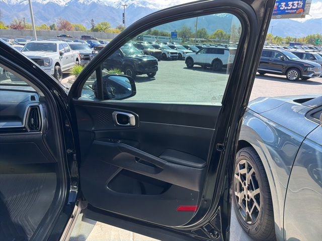 Certified 2025 Kia Sorento S w/ Panoramic Sunroof Package AWD/4WD image 35