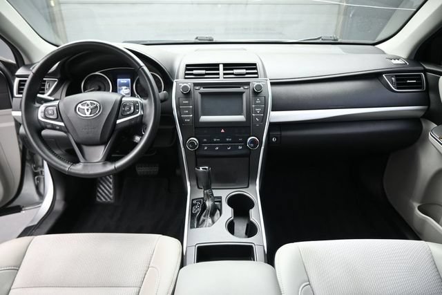 Used 2017 Toyota Camry SE FWD image 14