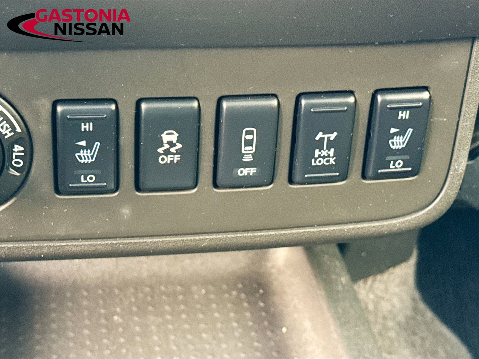 Used 2015 Nissan Frontier PRO-4X w/ Pro-4x Luxury Package image 27