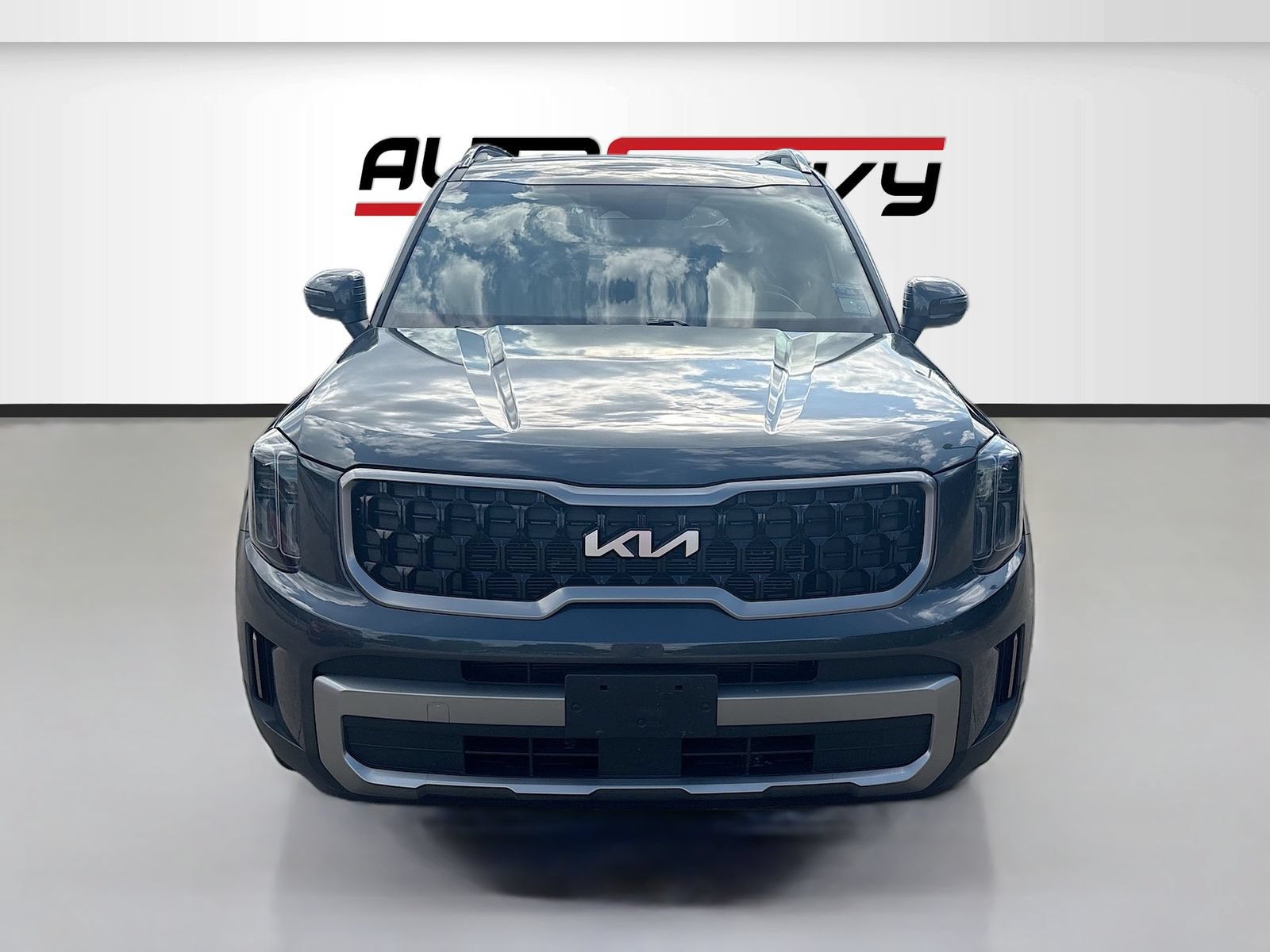 Used 2023 Kia Telluride EX X-Line AWD/4WD image 2