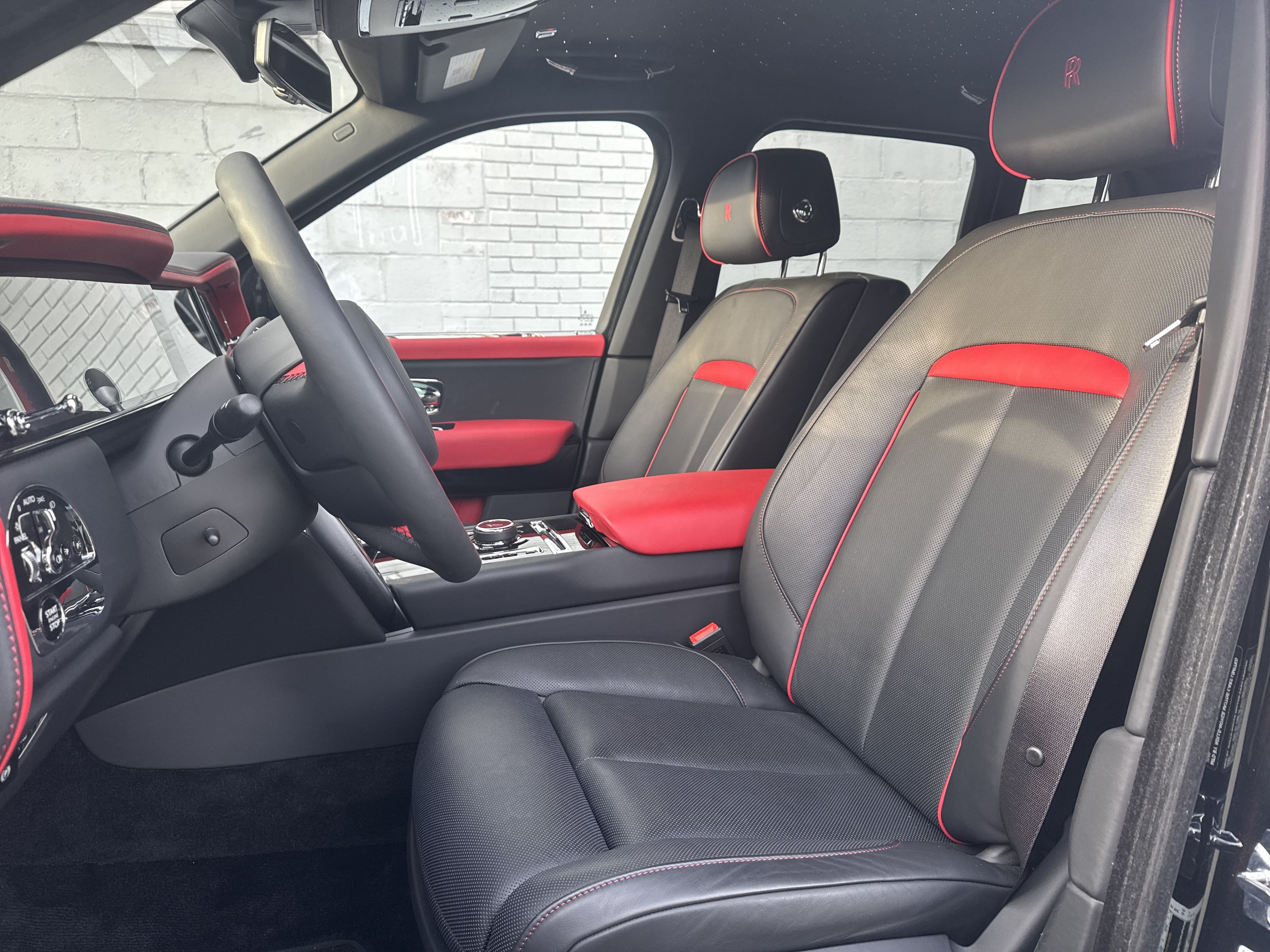 Used 2025 Rolls-Royce Cullinan image 15