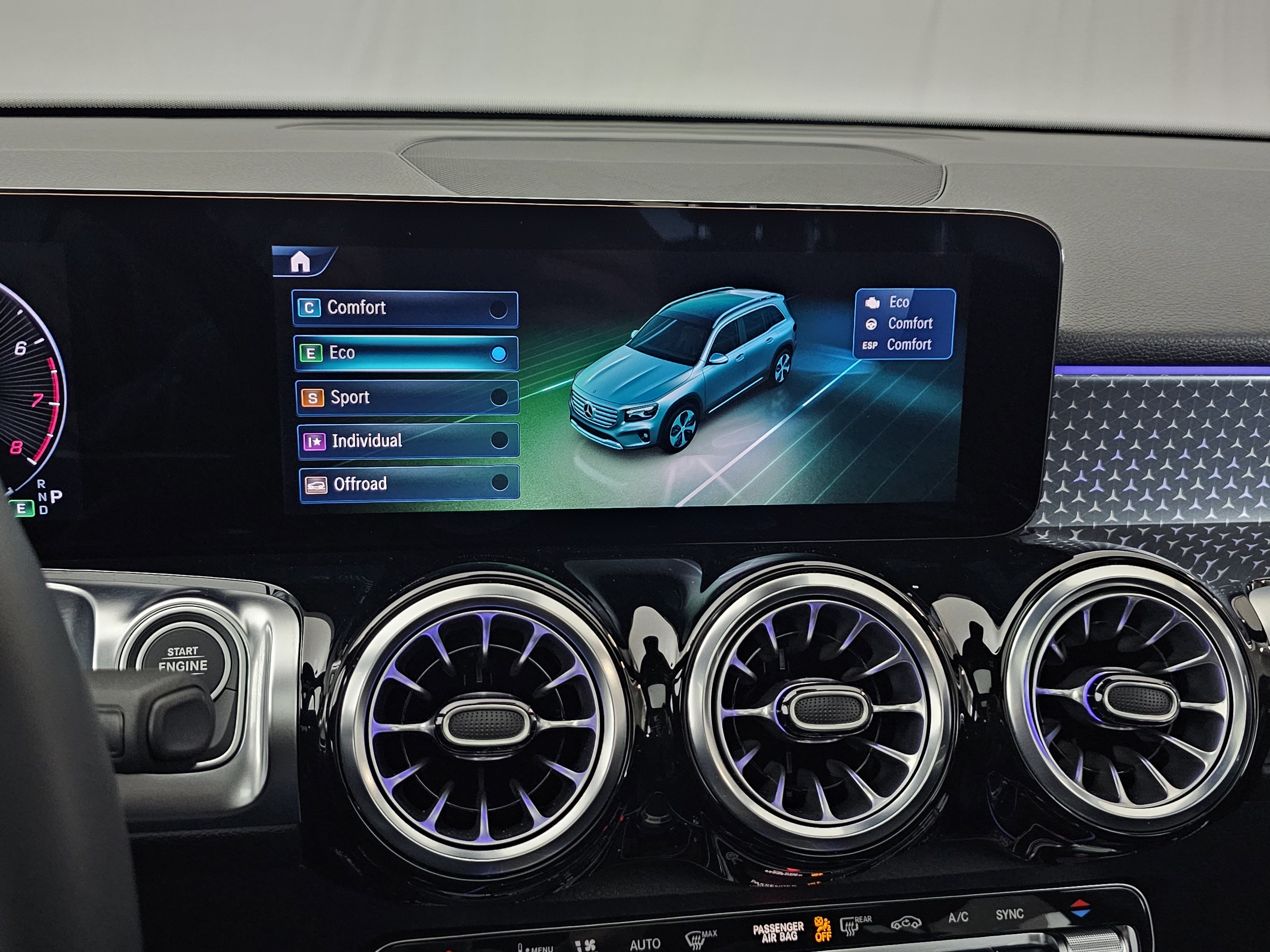 Certified 2025 Mercedes-Benz GLB 250 4MATIC image 46