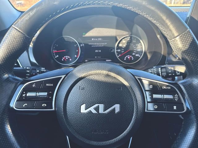 Used 2022 Kia Seltos SX w/ Sunroof Package image 11