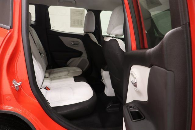 Used 2022 Jeep Renegade Latitude image 17