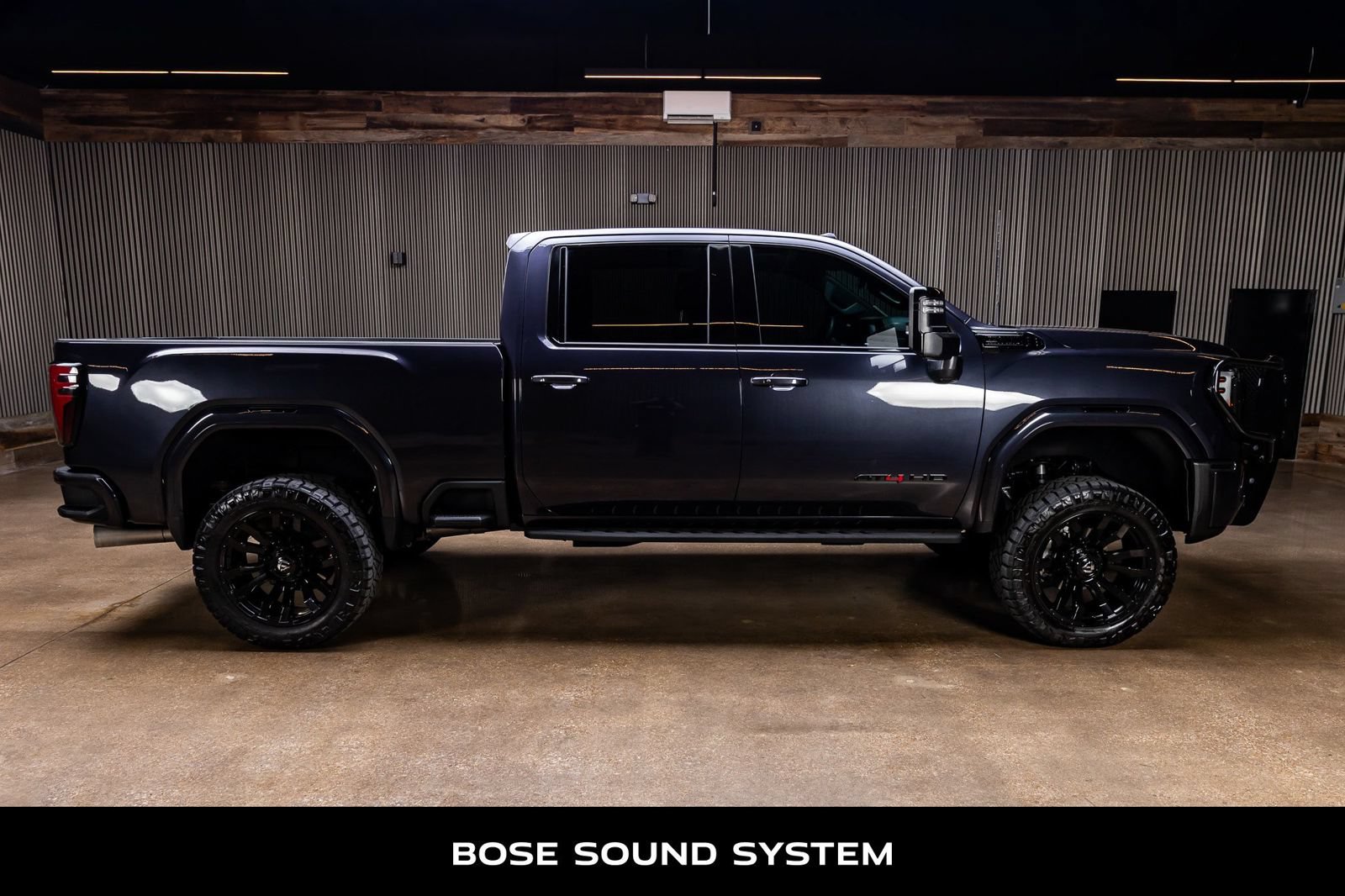 Used 2025 GMC Sierra 2500 AT4 w/ AT4 Premium Plus Package AWD/4WD image 10